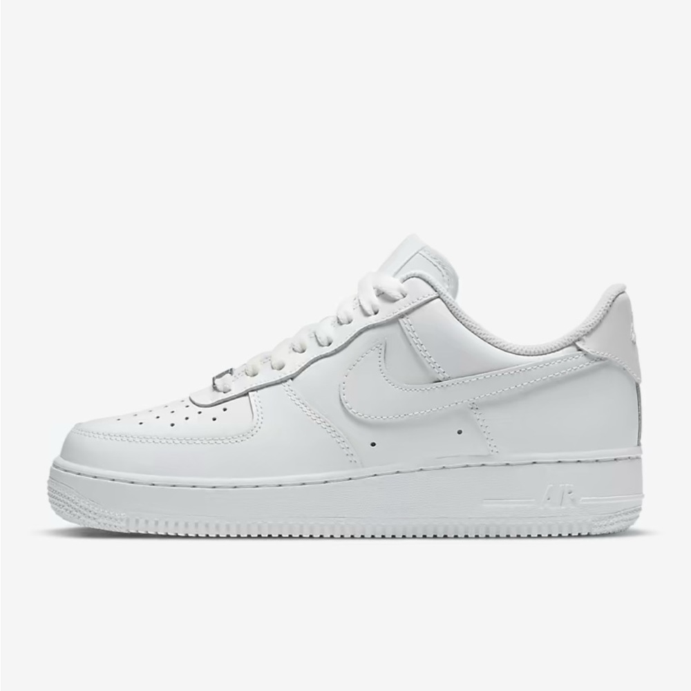 All white Air Force 1 ‘07